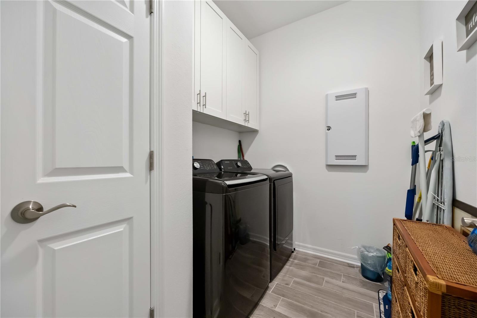 6081 Amberly Dr Property Photo 18