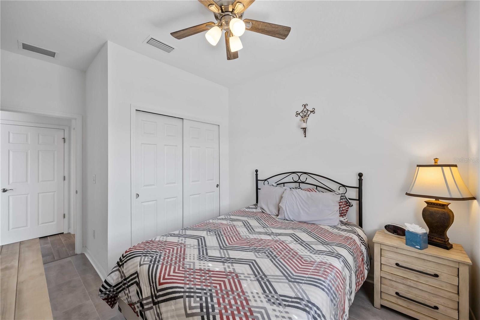 6081 Amberly Dr Property Photo 22