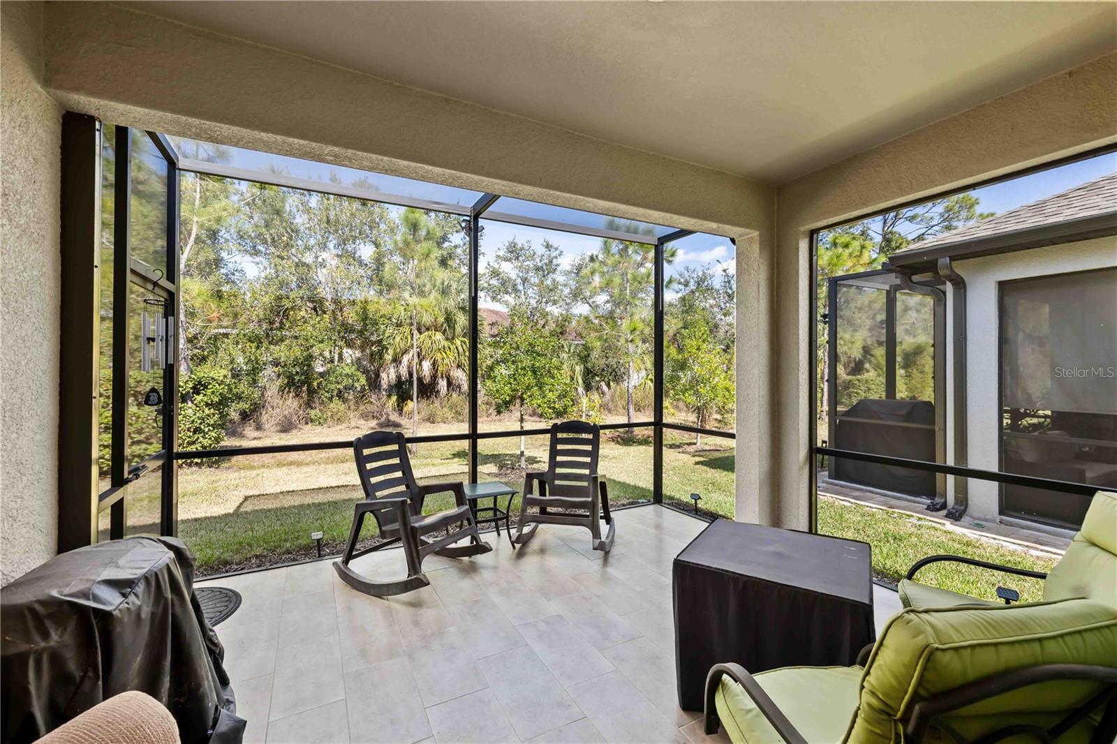 6081 Amberly Dr Property Photo 23