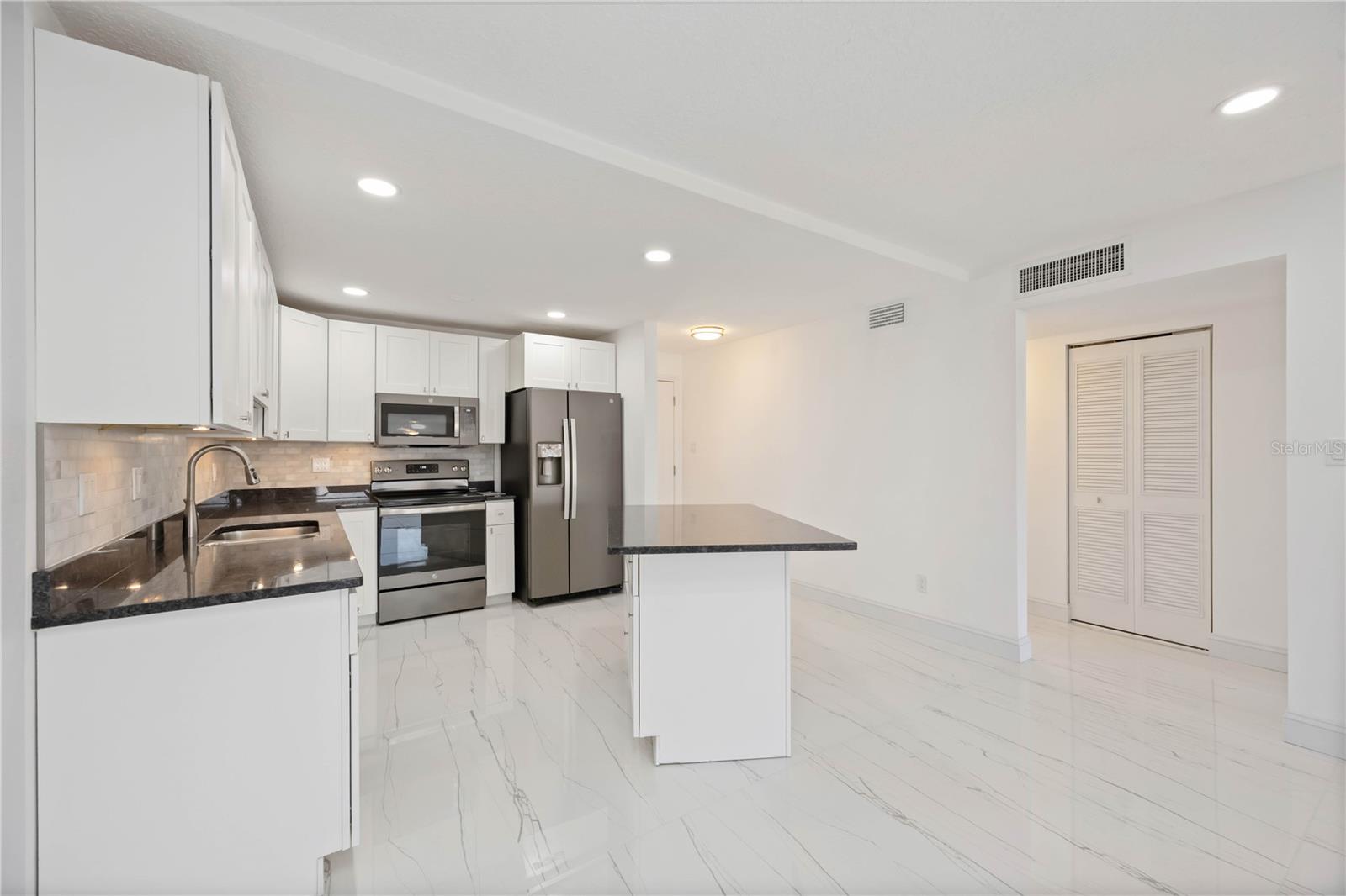9608 Valencia Cv Property Photo 13
