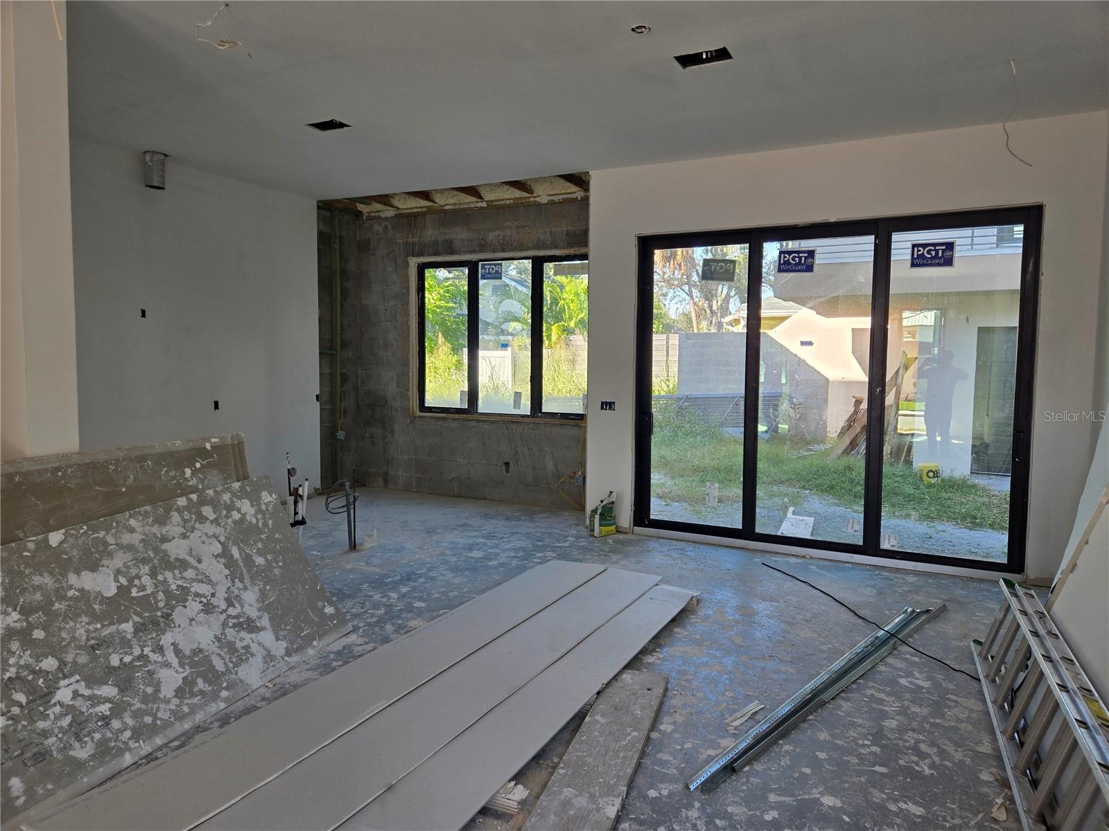 1755 8th St #west Property Photo 7