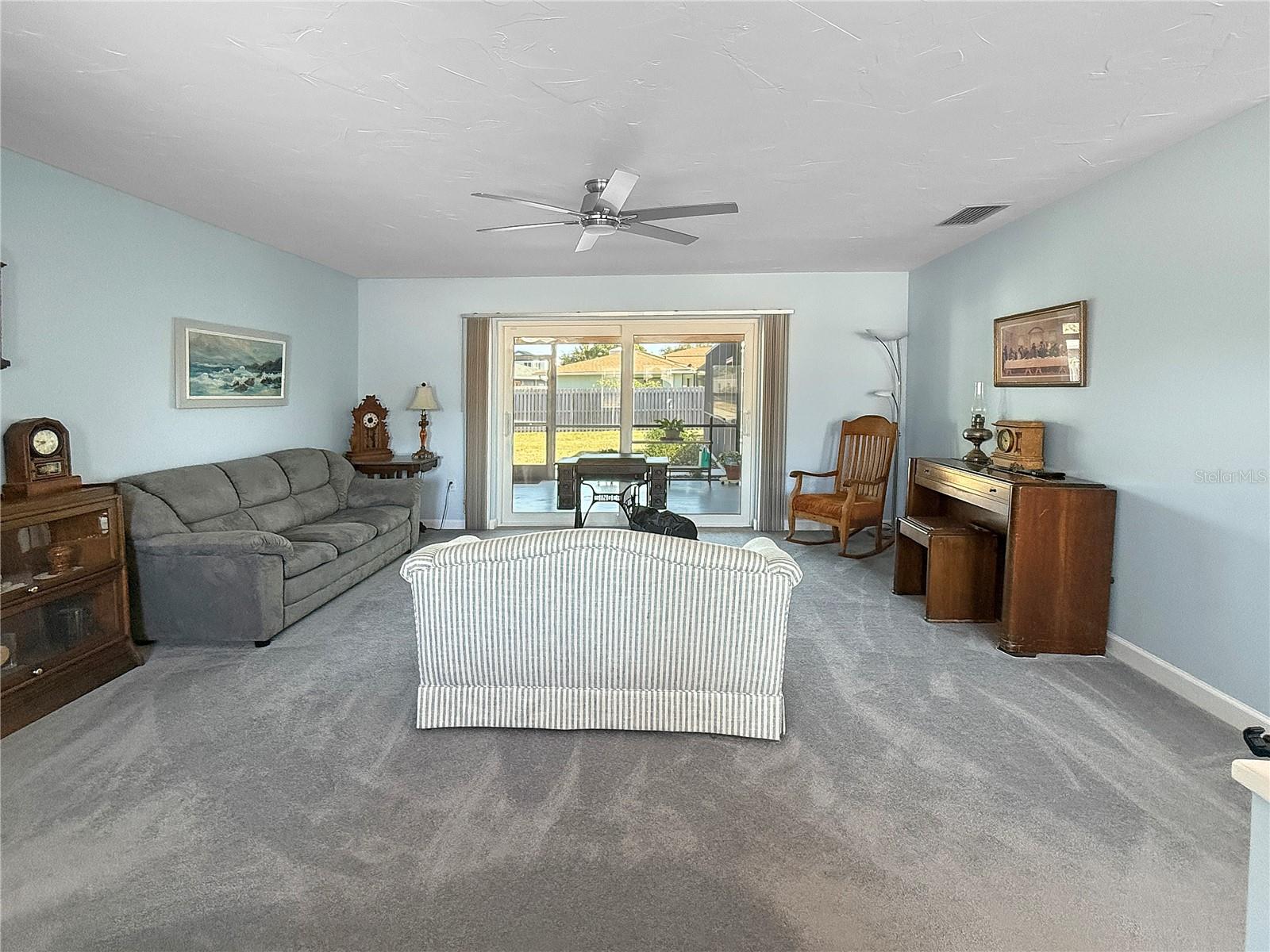 2042 Country Meadows Pl Property Photo 4
