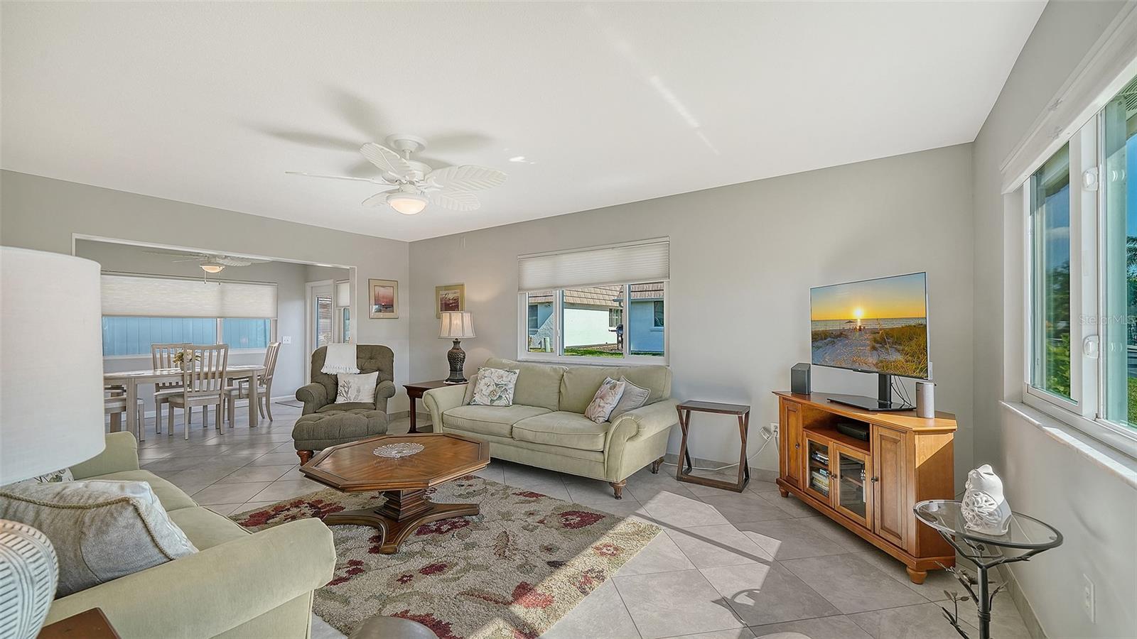 2657 Riverbluff Pkwy #v122 Property Photo 8