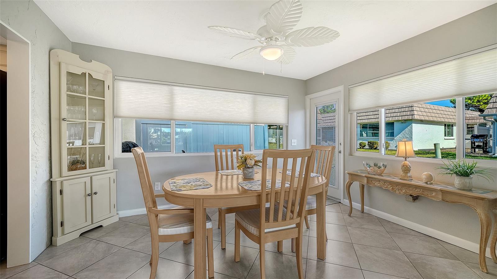 2657 Riverbluff Pkwy #v122 Property Photo 10