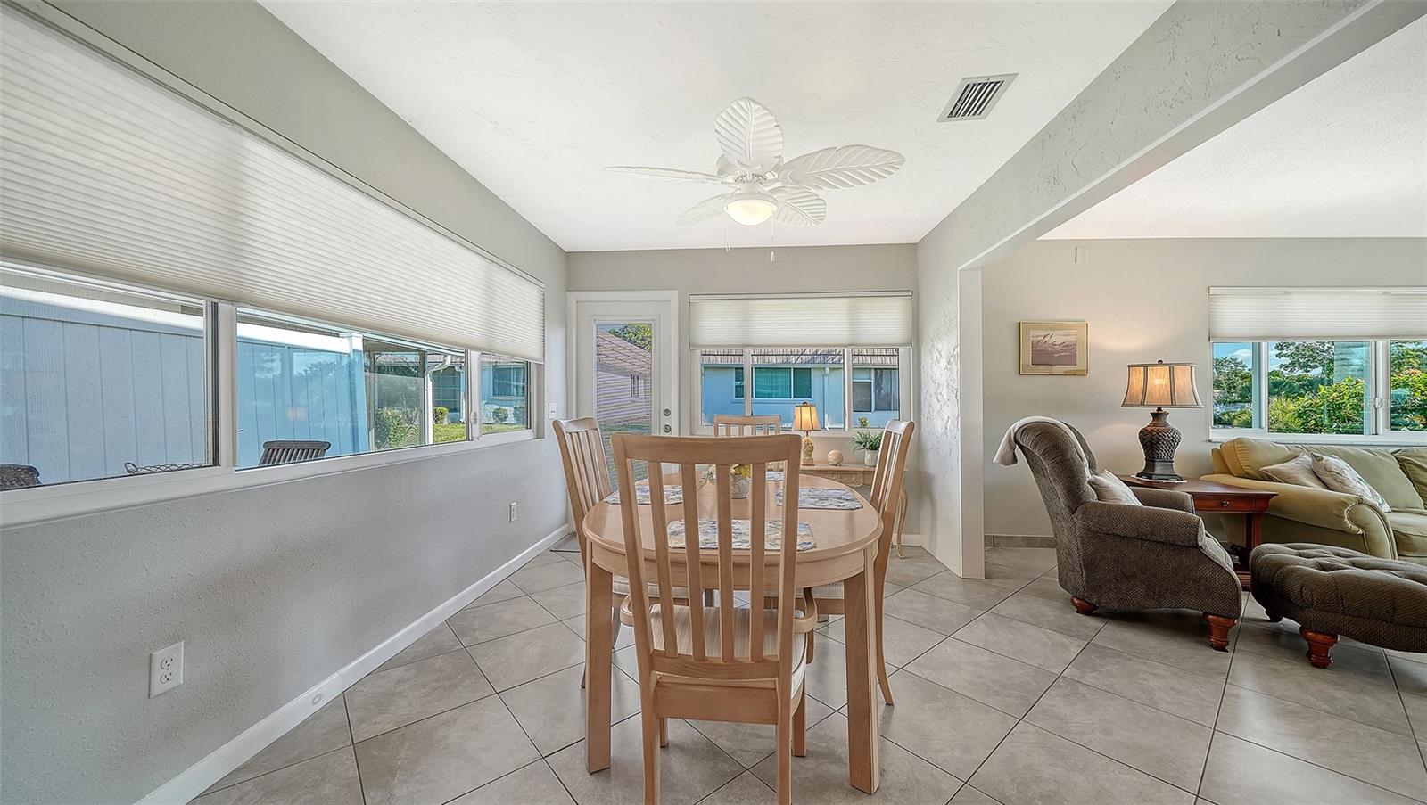 2657 Riverbluff Pkwy #v122 Property Photo 11