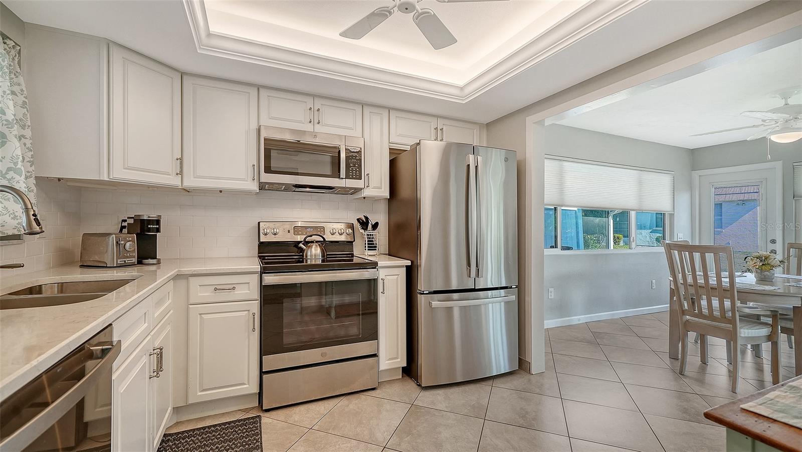 2657 Riverbluff Pkwy #v122 Property Photo 14