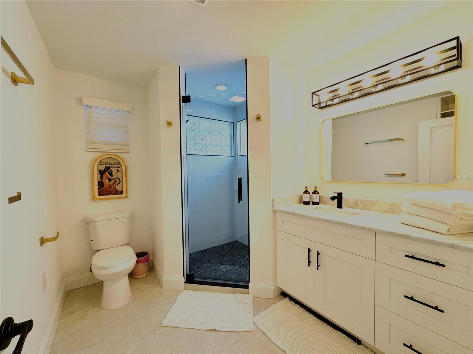 701 Broadway St Property Photo 13