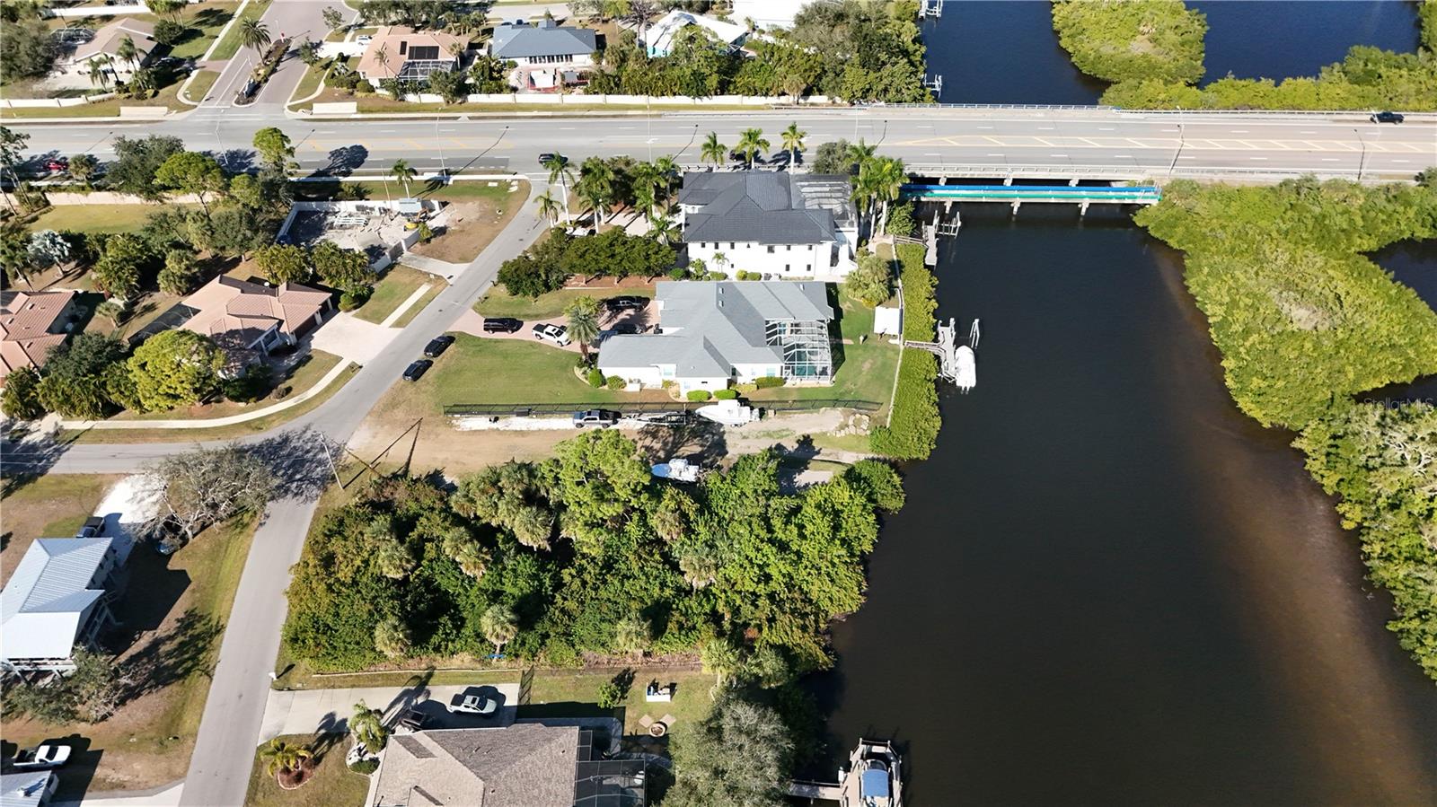 Bayview Dr Property Photo 3