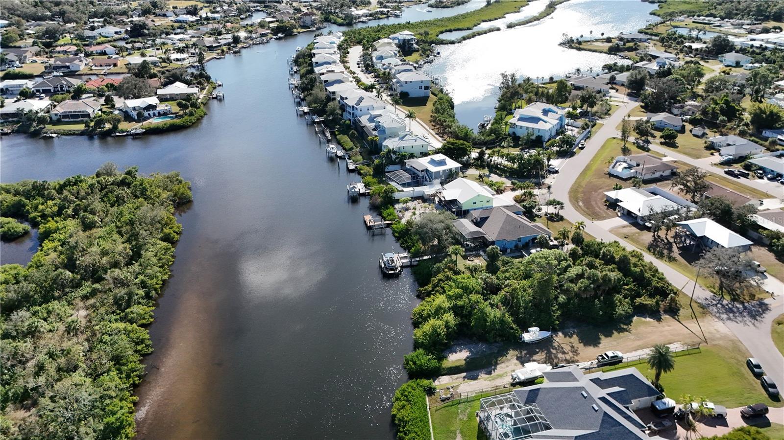 Bayview Dr Property Photo 4