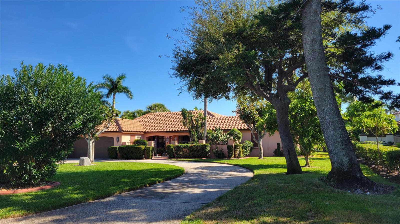 638 S Owl Dr Property Photo 2