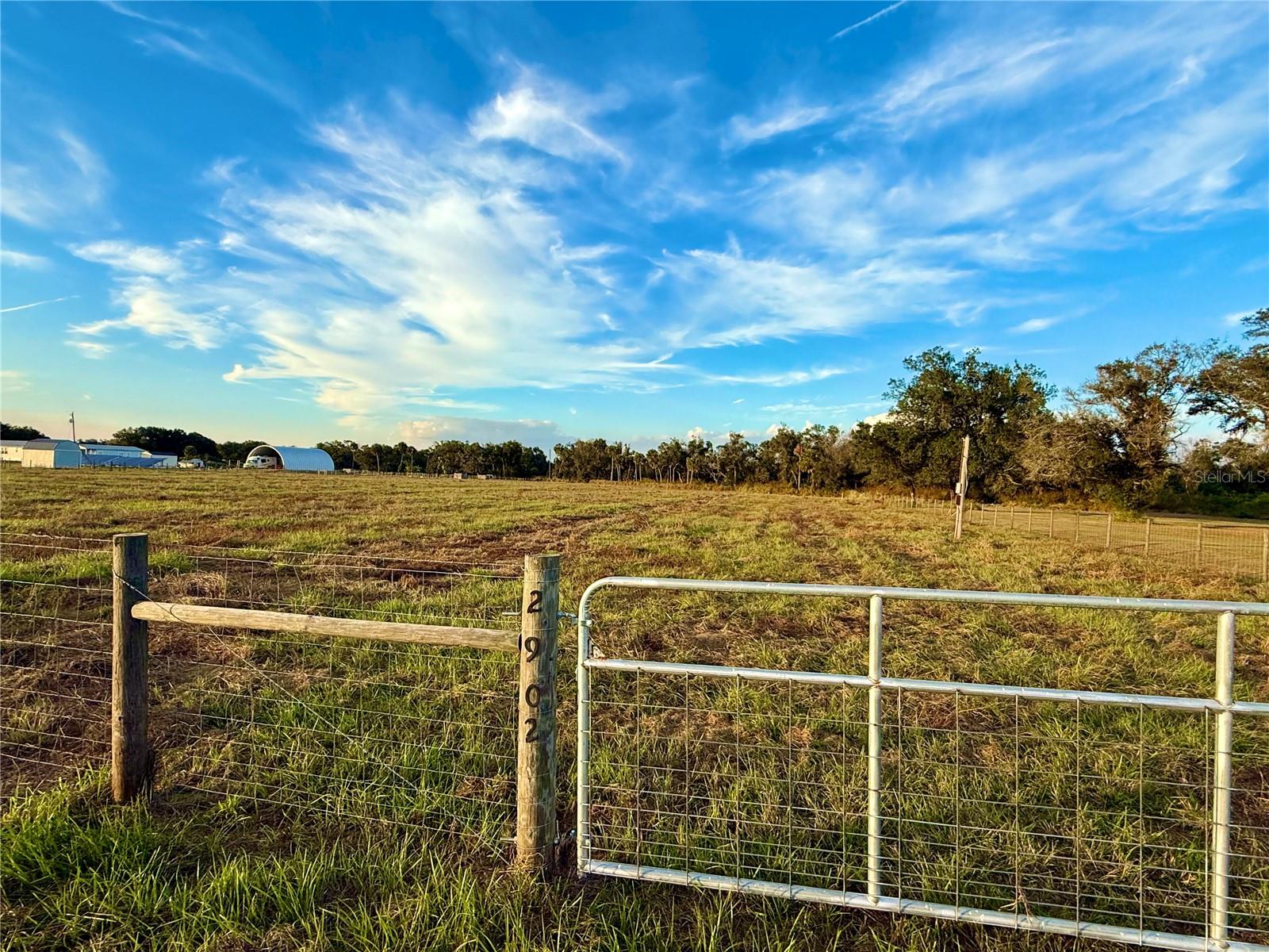 2902 SE PIGGYBACK RD Property Photo 1