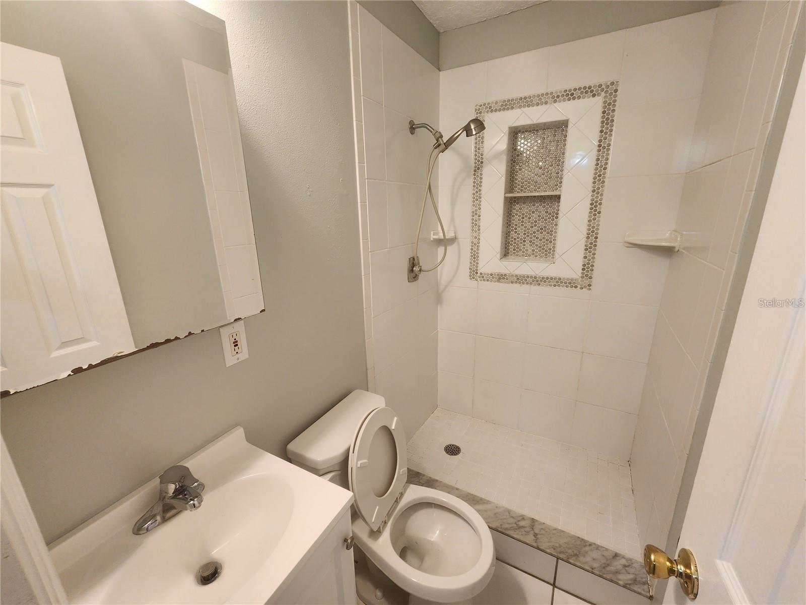 109 21st St Ne Property Photo 4