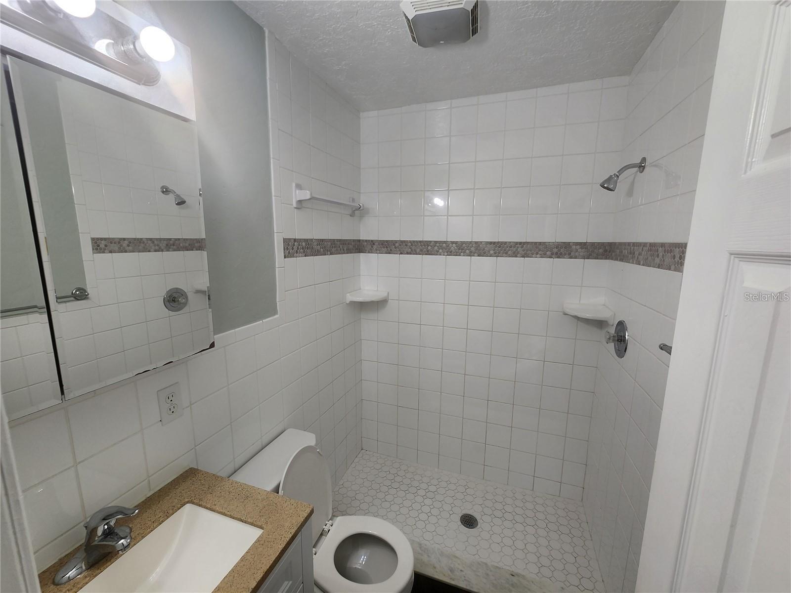 109 21st St Ne Property Photo 5