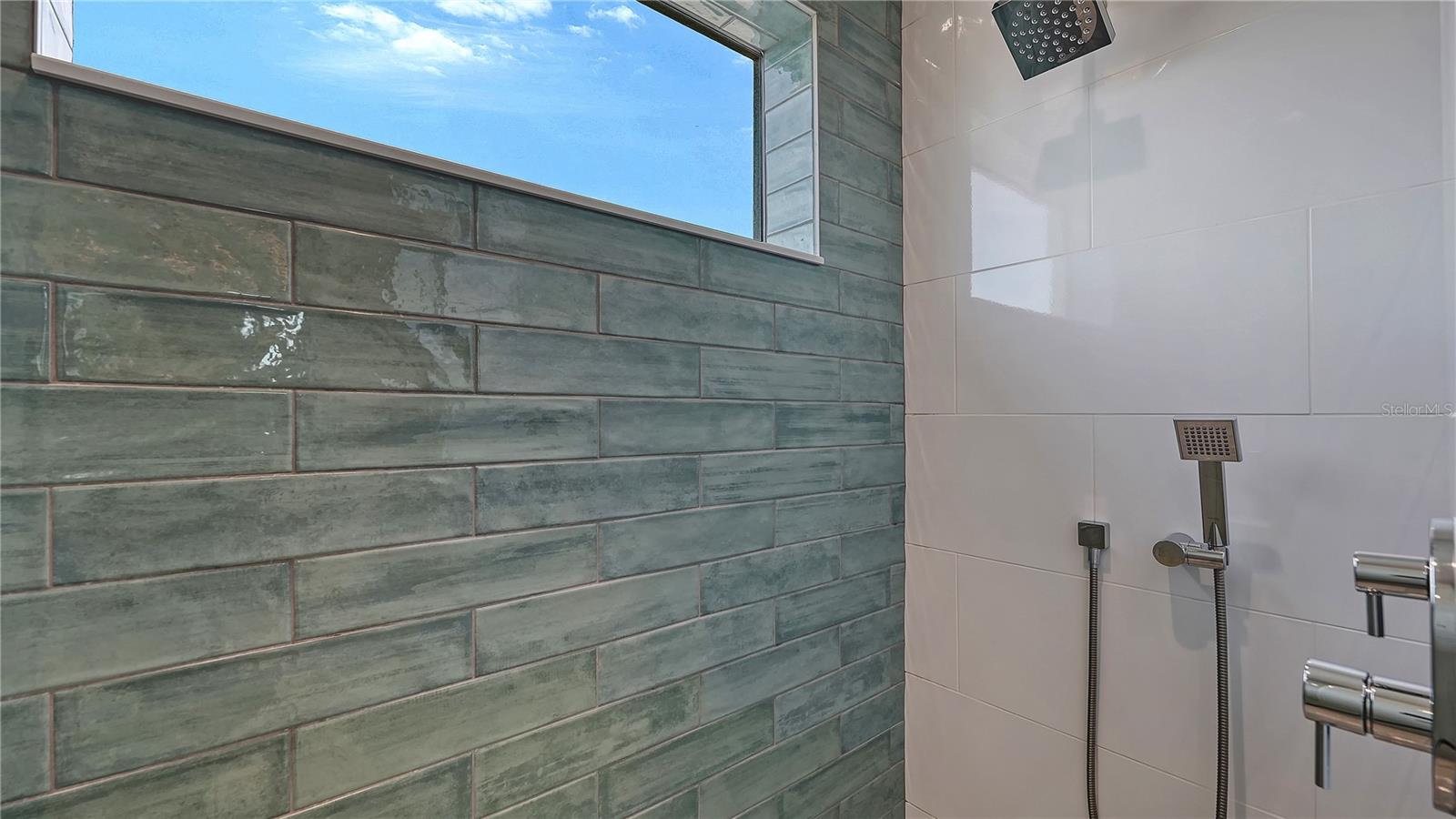 1659 Devonshire Ln Property Photo 55