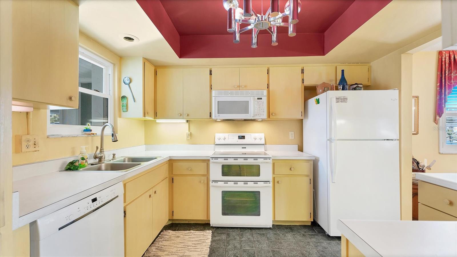 3823 Glen Oaks Dr E #83 Property Photo 9
