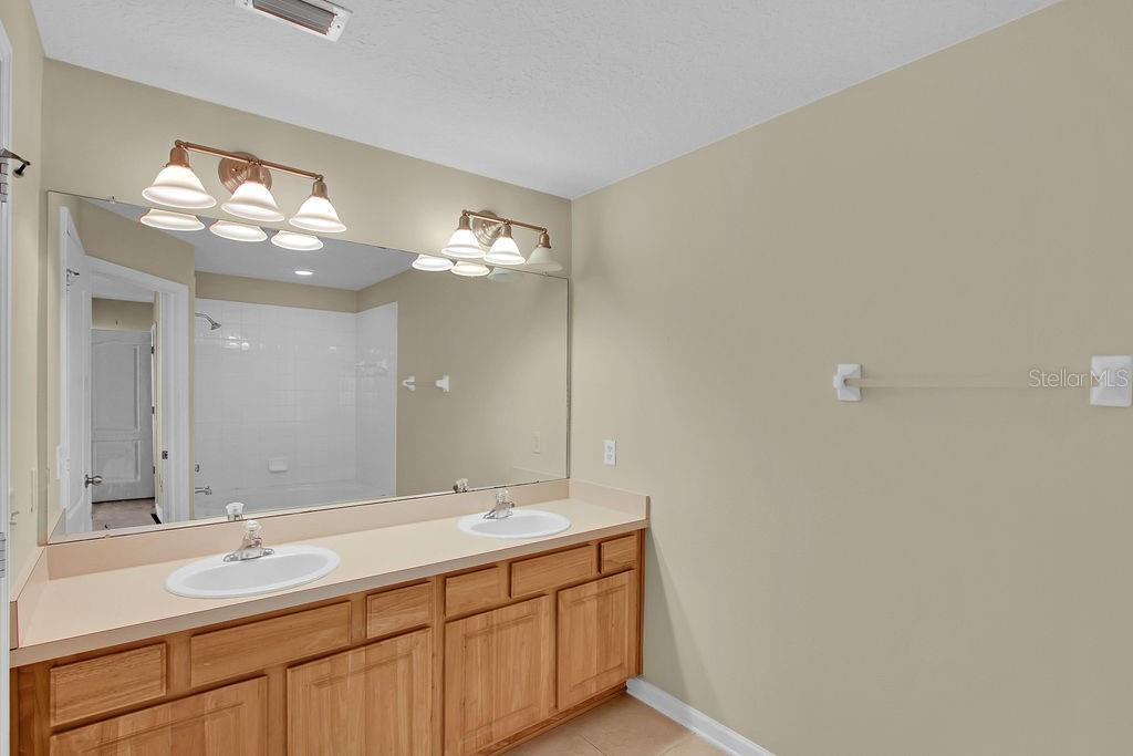 7155 83rd Dr E Property Photo 12