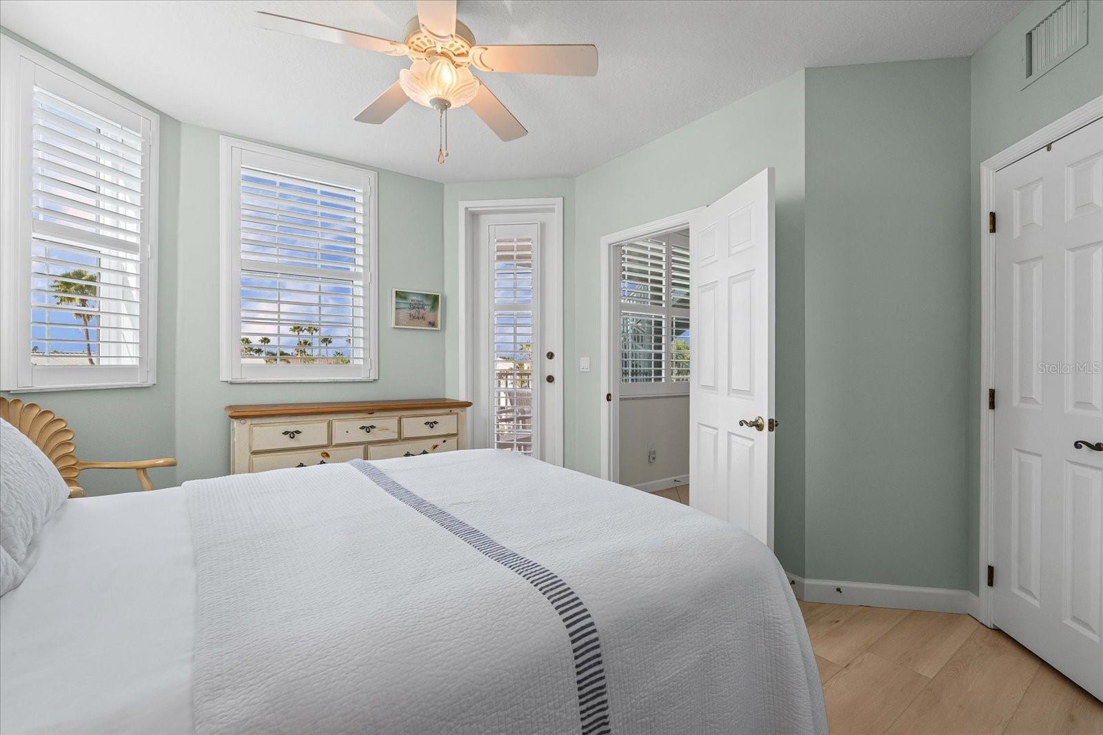 1260 Dolphin Bay Way #404 Property Photo 15