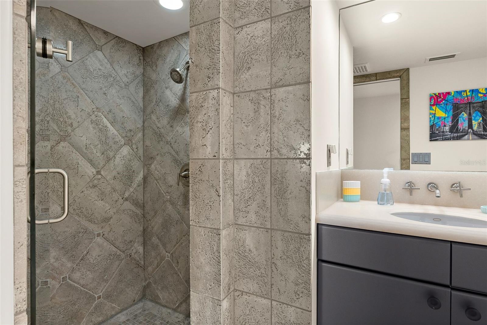1750 Benjamin Franklin Dr #8d Property Photo 21