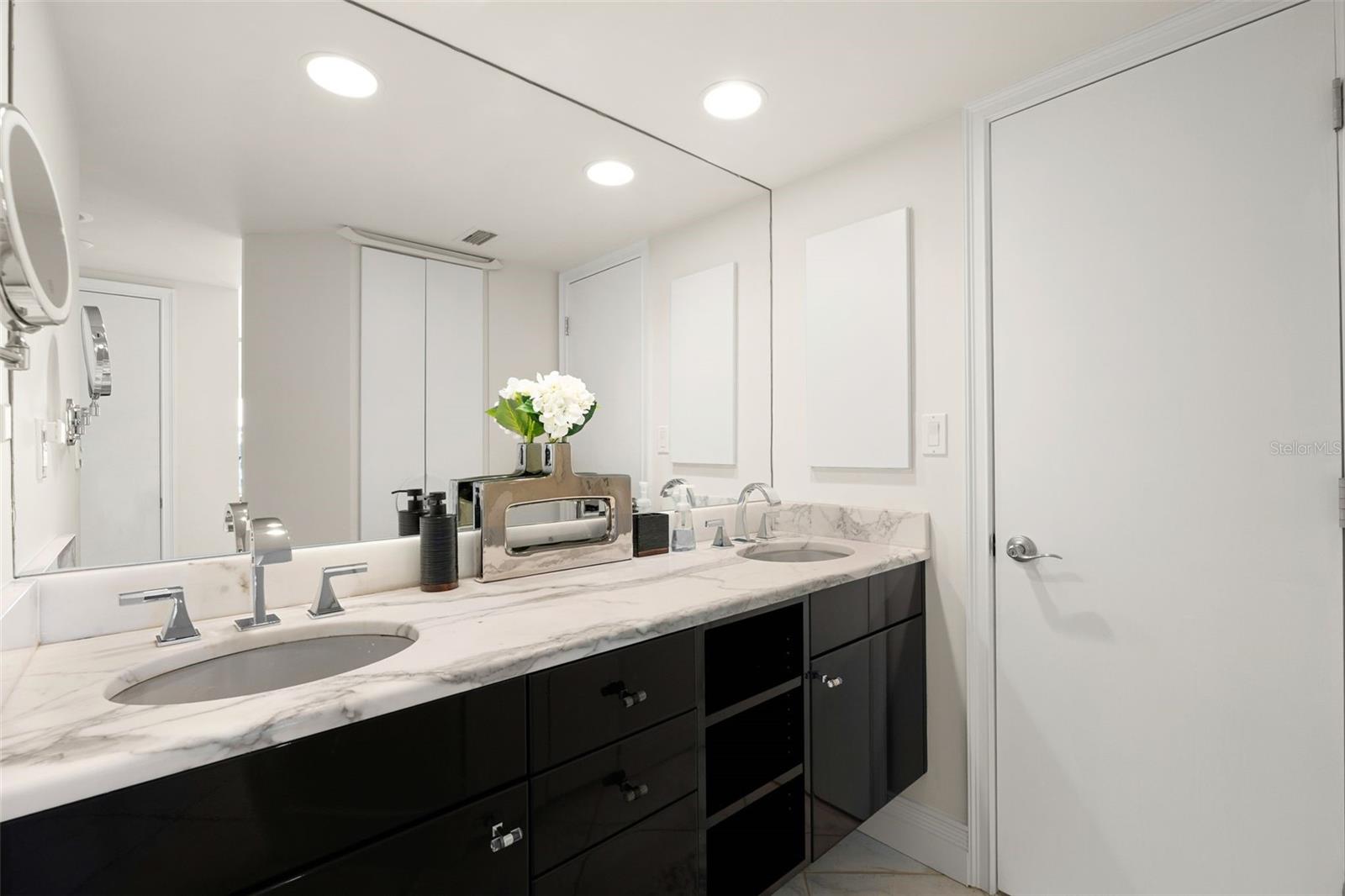 1750 Benjamin Franklin Dr #8d Property Photo 27