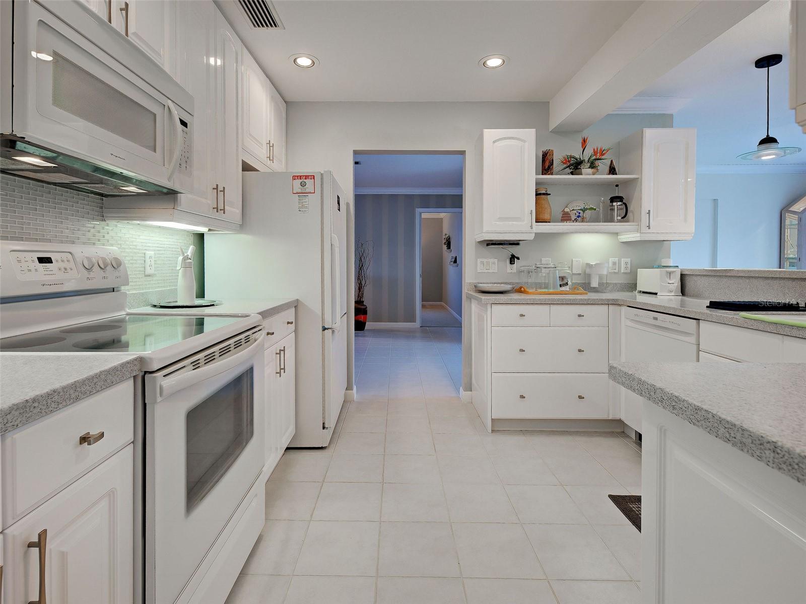 325 Fiesole St Property Photo 6