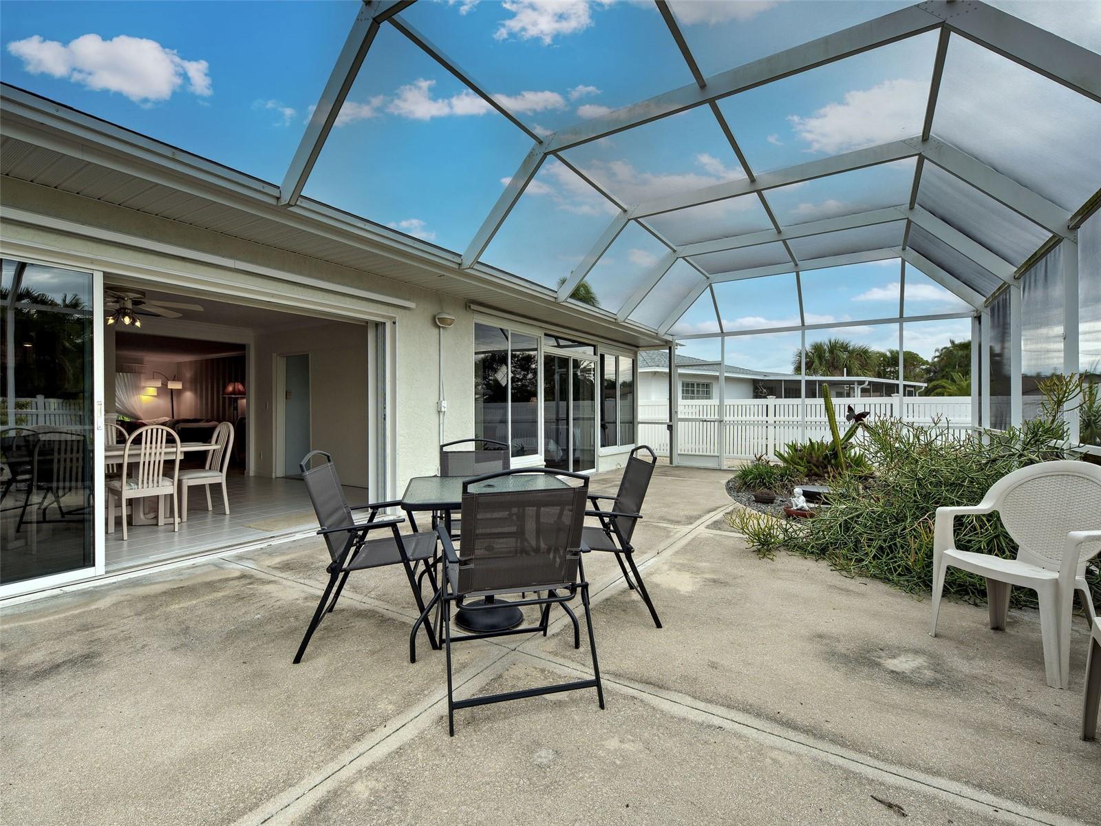 325 Fiesole St Property Photo 21