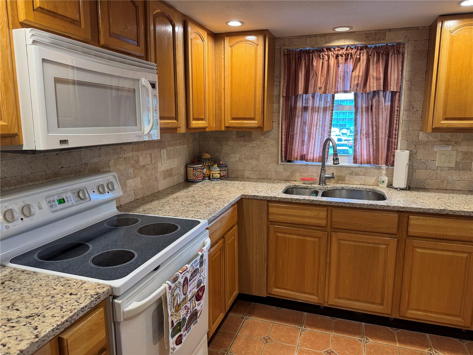 3124 Lake Bayshore Dr #219 Property Photo 68