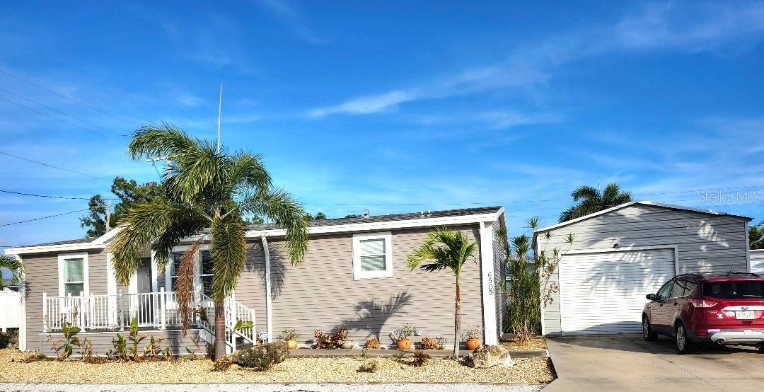 6505 Arizona St Property Photo 3