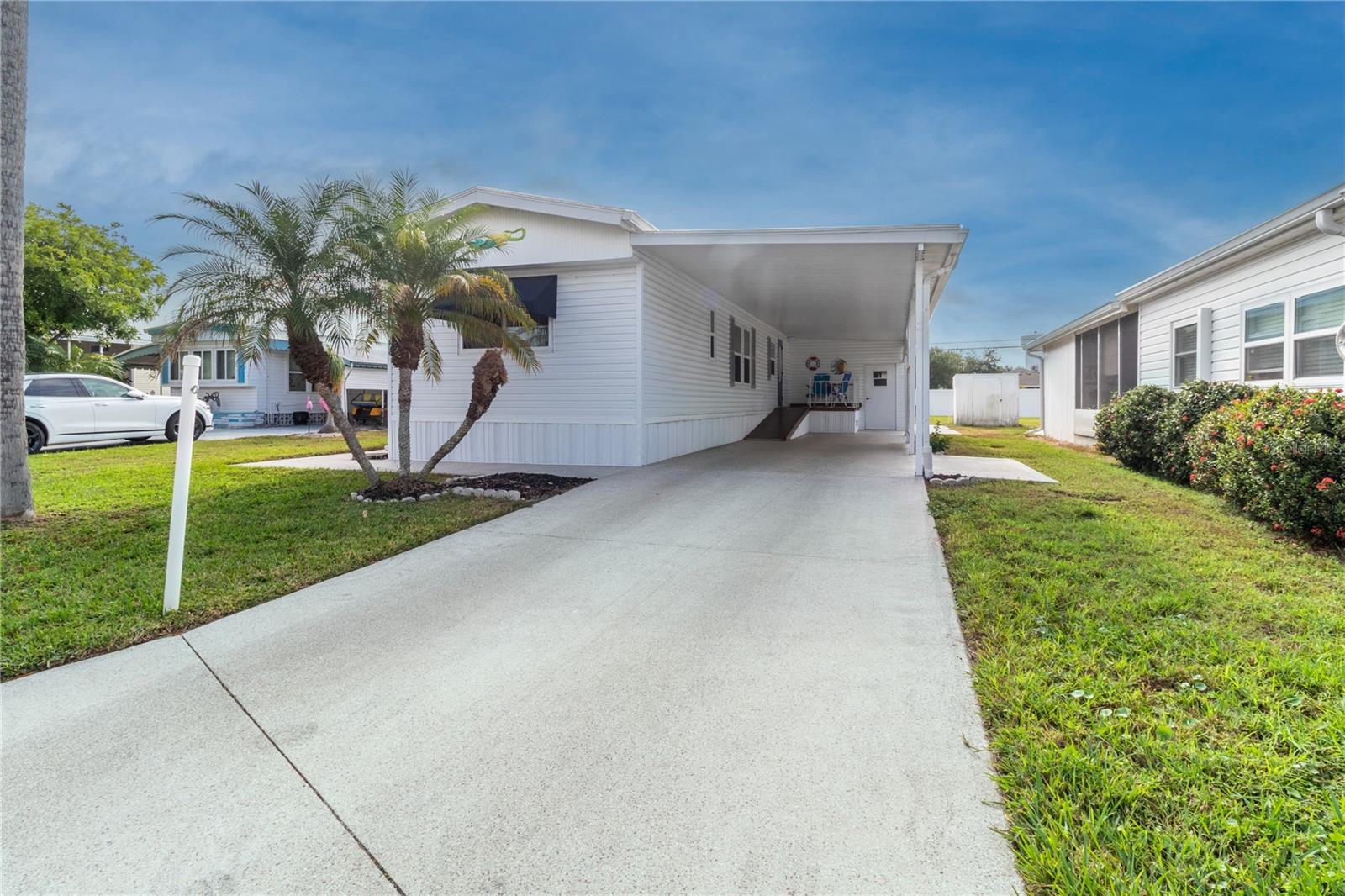 214 LEISURE WAY Property Photo 1