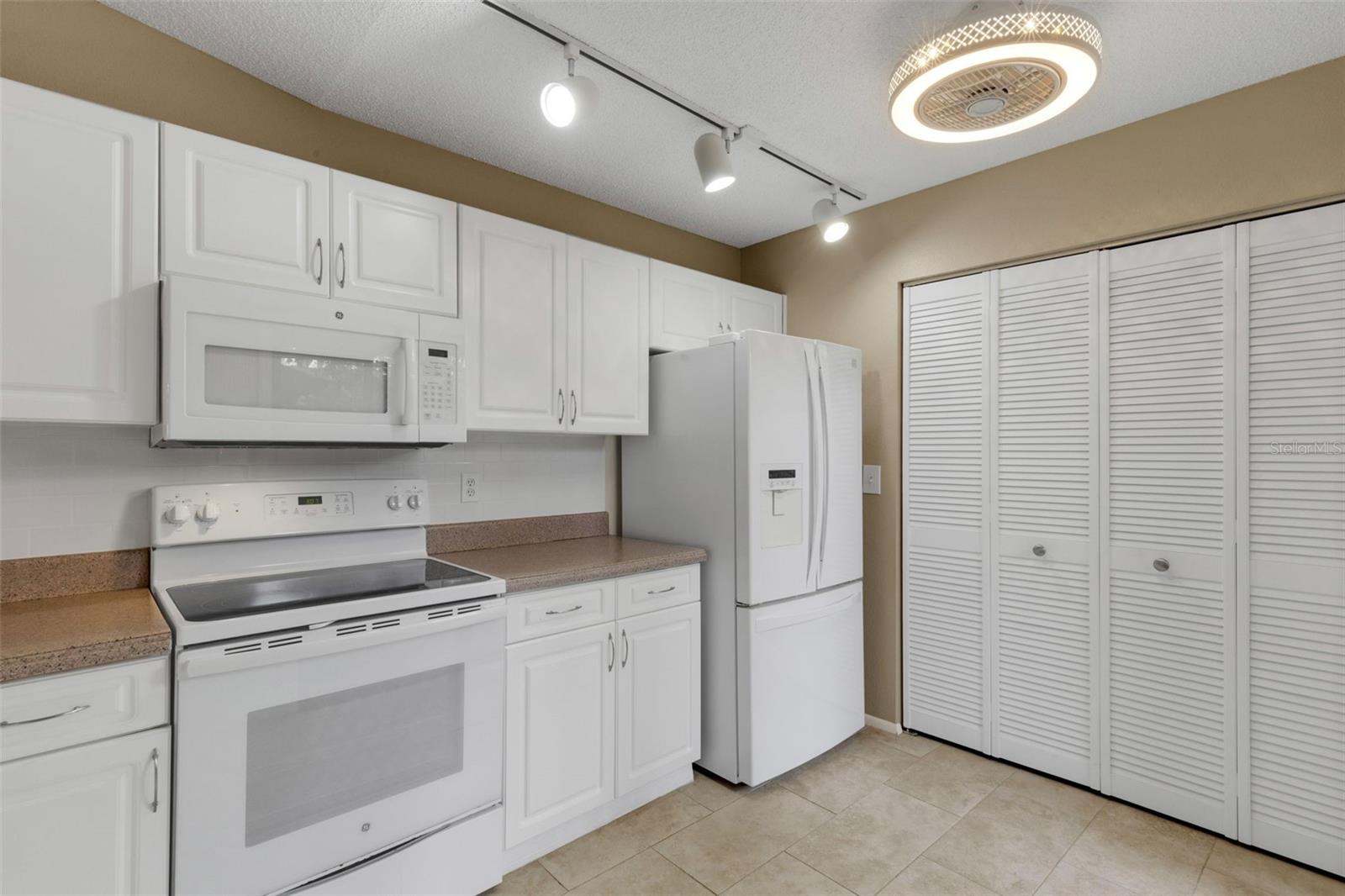 3441 Beekman Pl #40 Property Photo 13