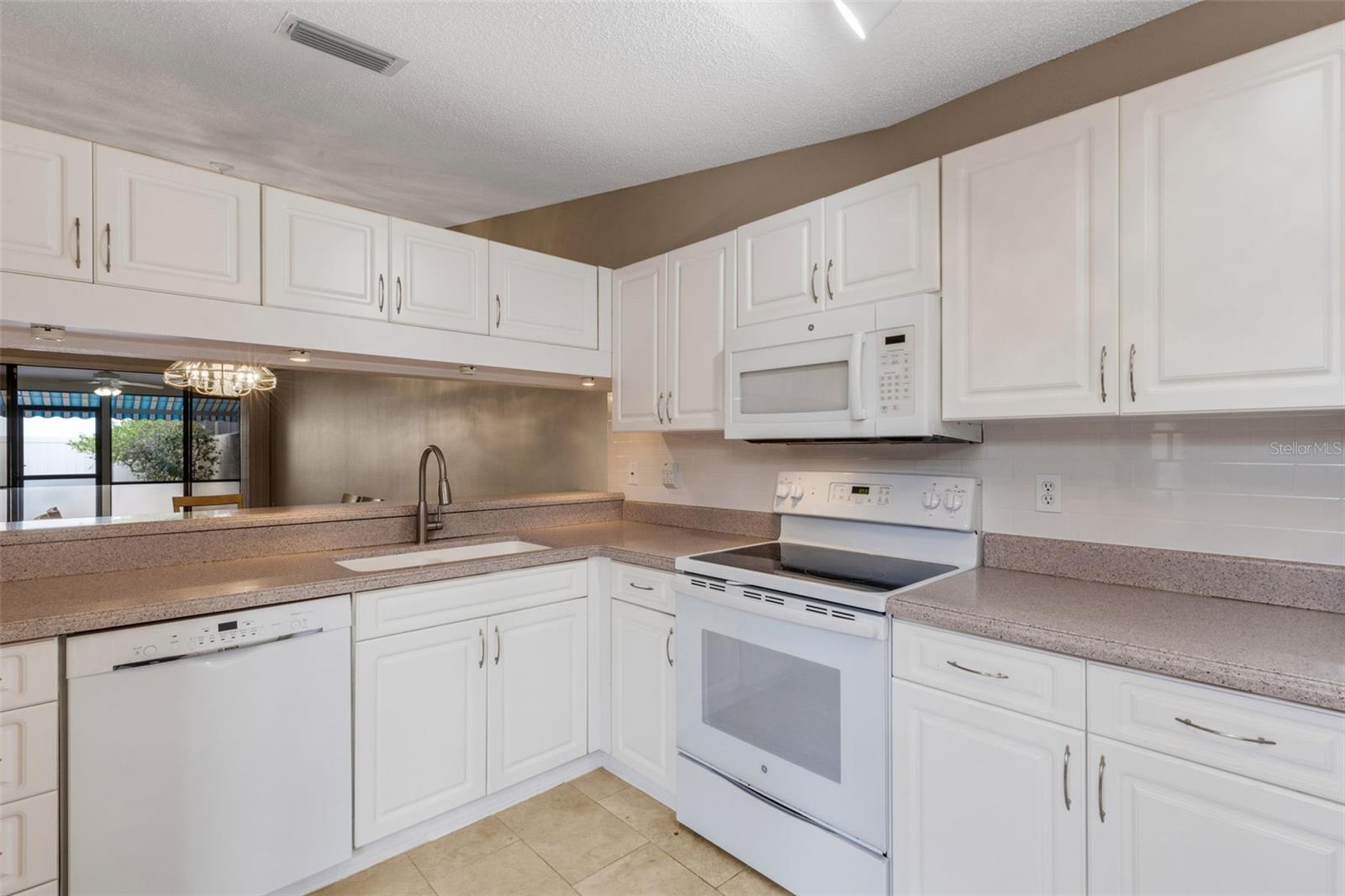 3441 Beekman Pl #40 Property Photo 14