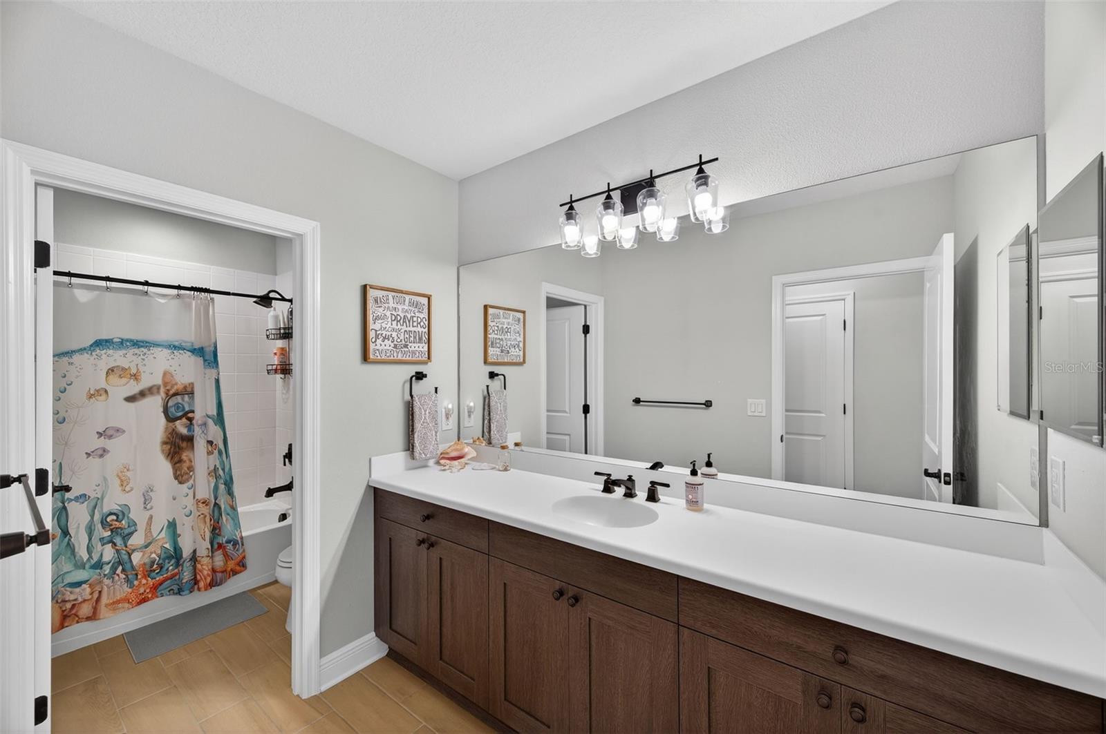 10610 Crooked Creek Ct Property Photo 32