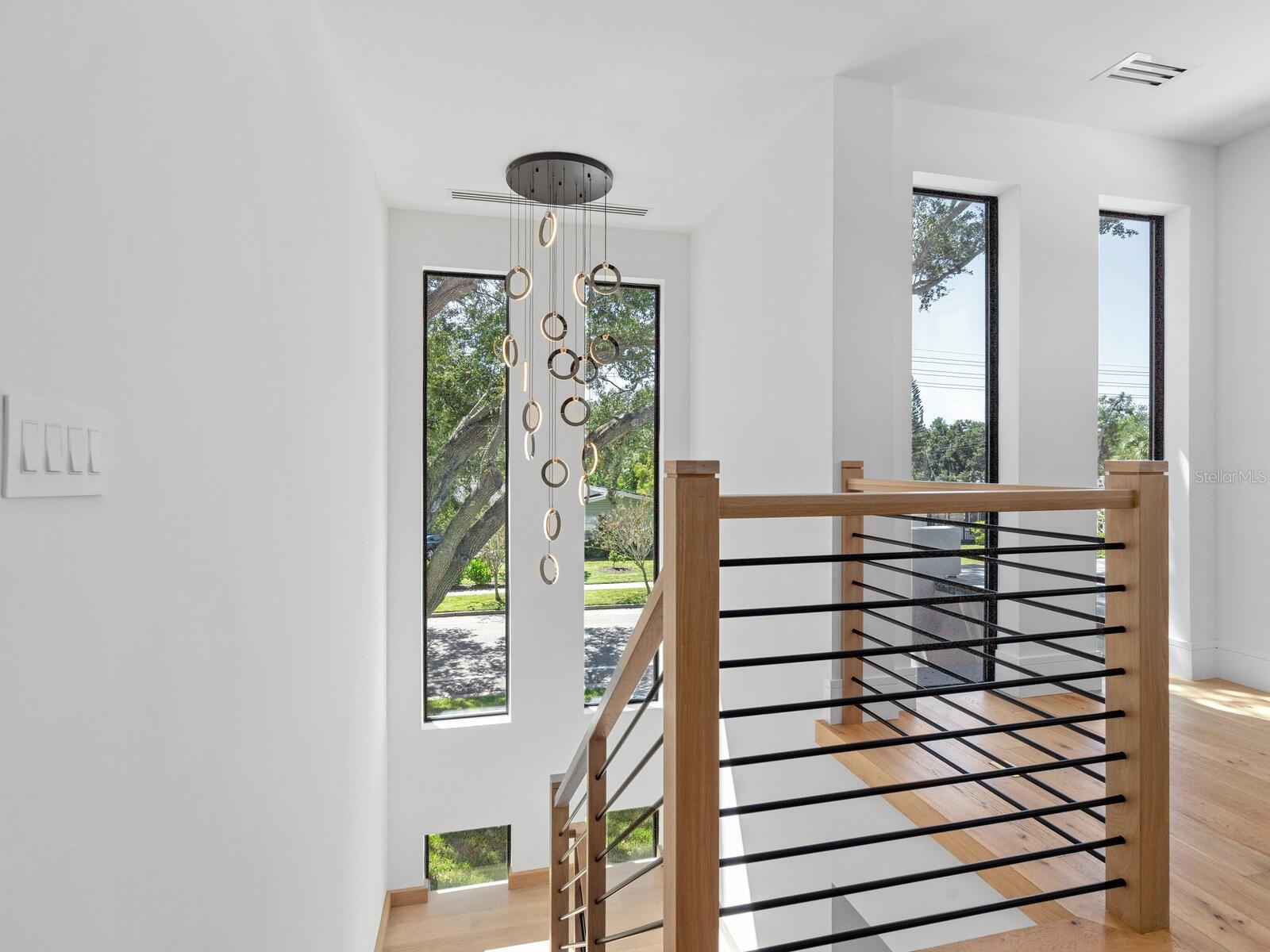 2467 Hyde Park St Property Photo 18