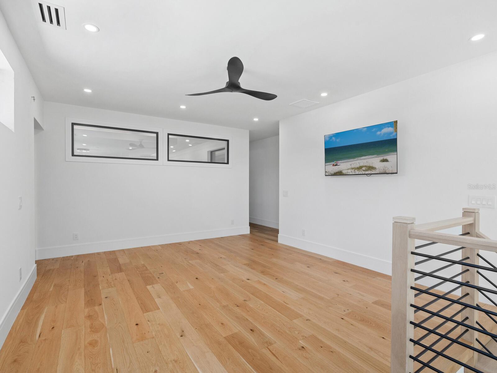2467 Hyde Park St Property Photo 21