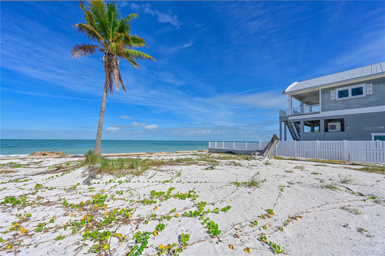 839 N Shore Dr Property Photo 3