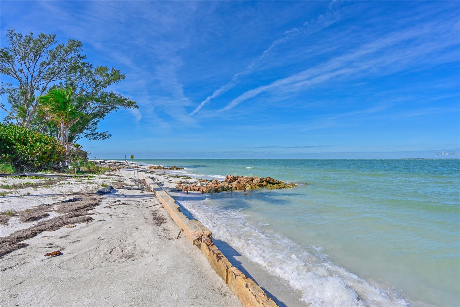 837 N Shore Dr Property Photo 6