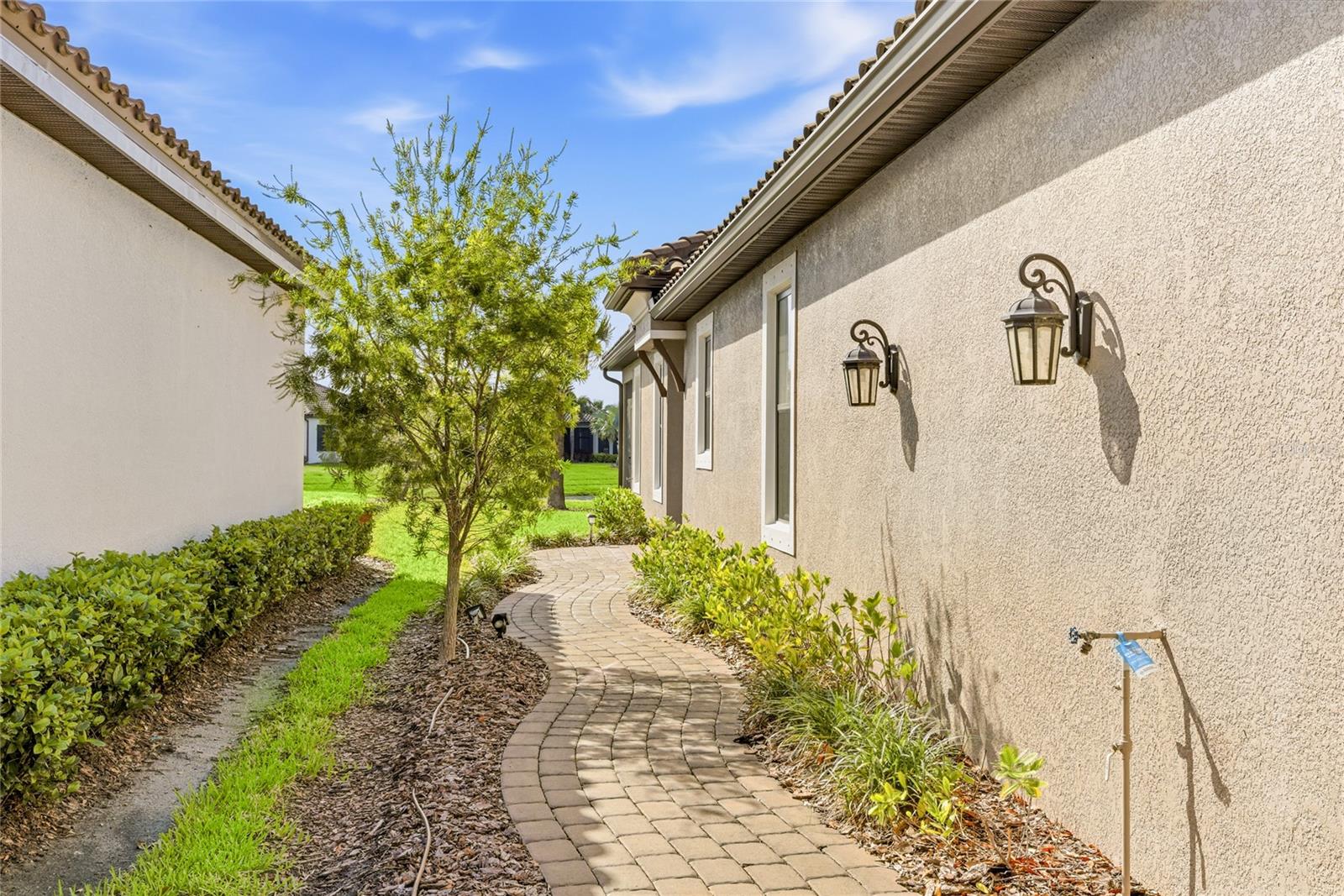 10414 Inglenook Ter Property Photo 12
