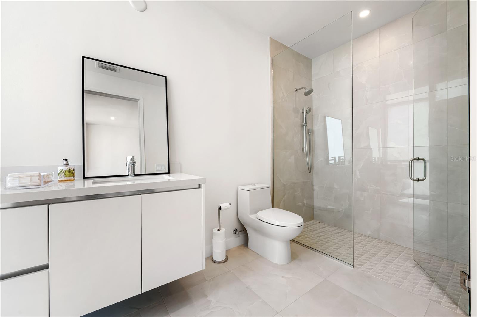 111 Golden Gate #602 Property Photo 32