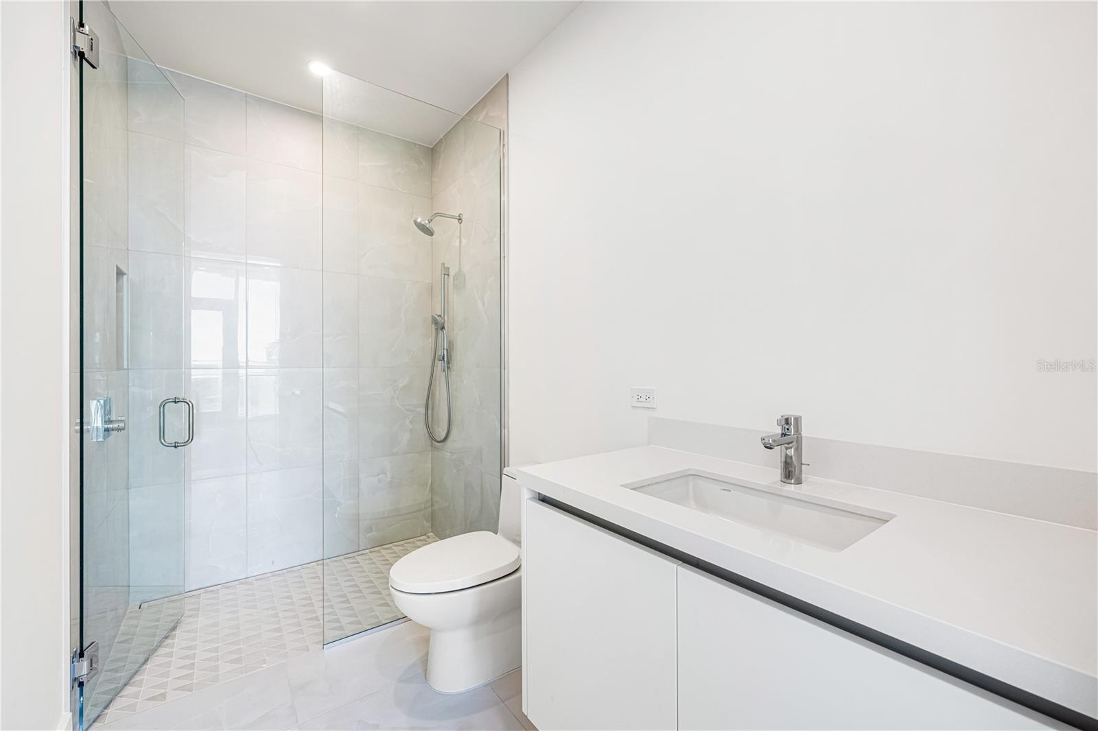 111 Golden Gate #602 Property Photo 37