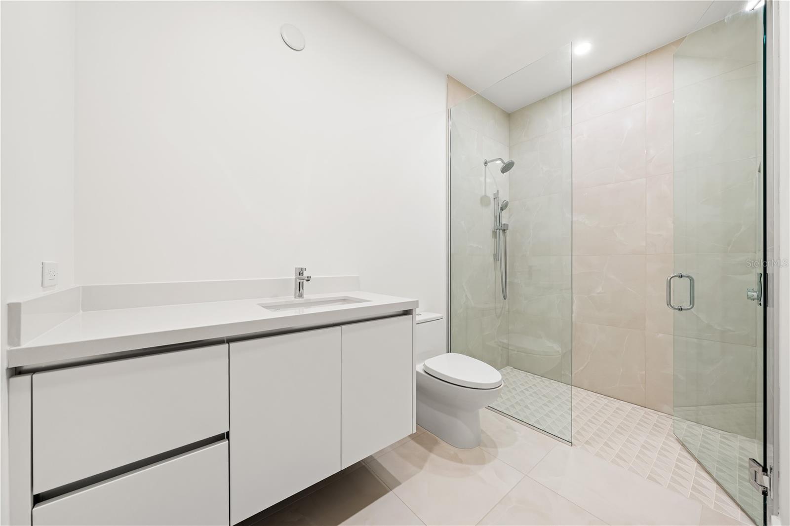 111 Golden Gate #602 Property Photo 40