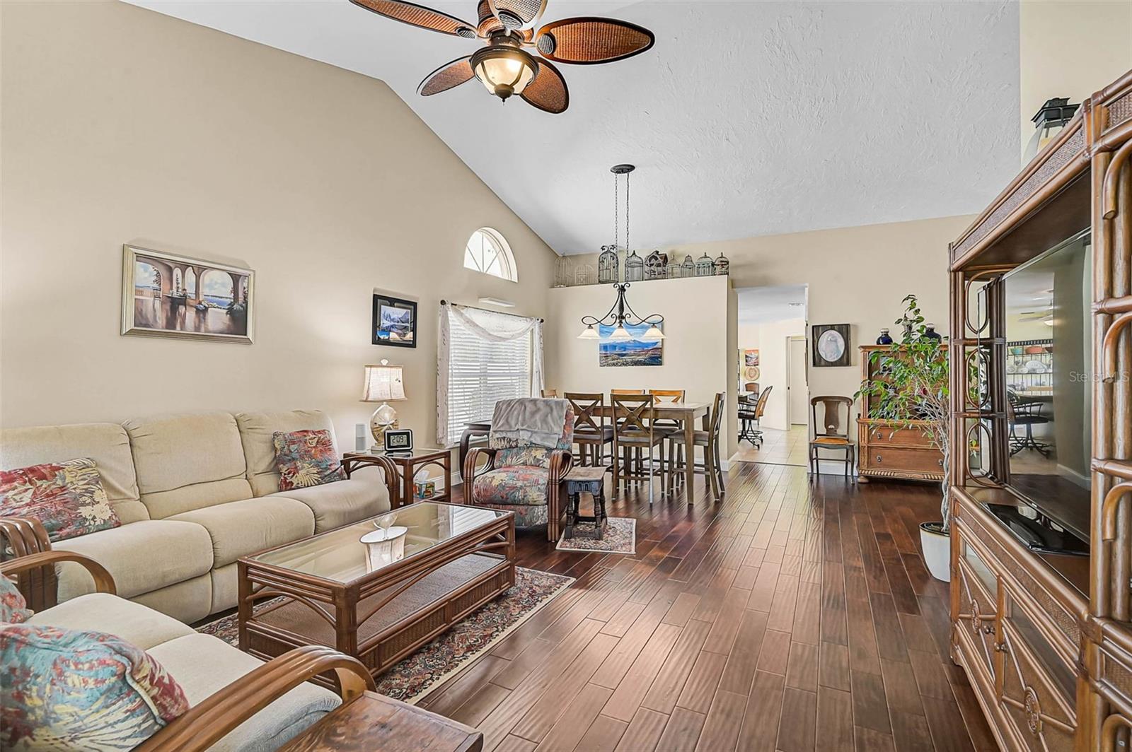 4041 Murfield Dr E Property Photo 6
