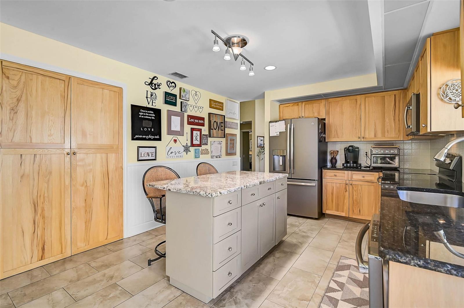 4041 Murfield Dr E Property Photo 11
