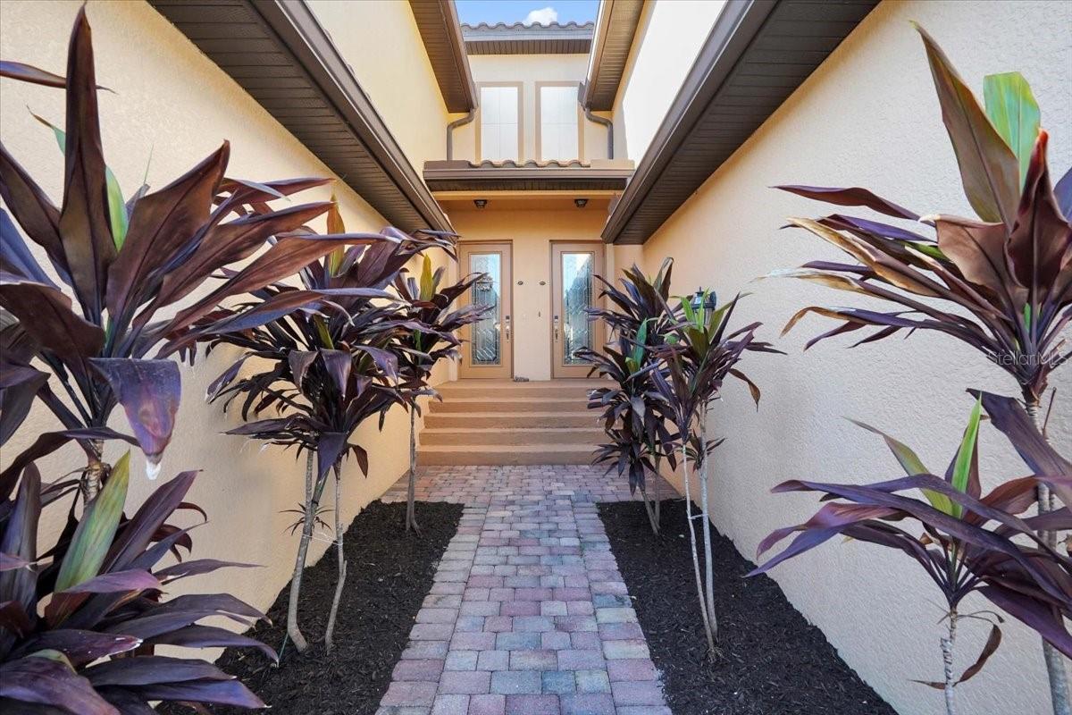 20201 Ragazza Cir #201 Property Photo 3
