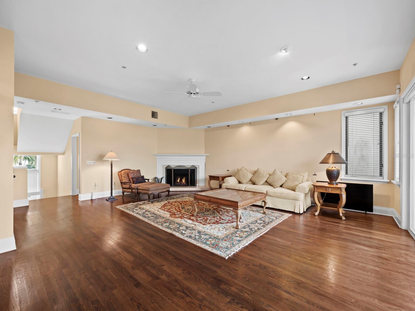 836 Evergreen Way Property Photo 6