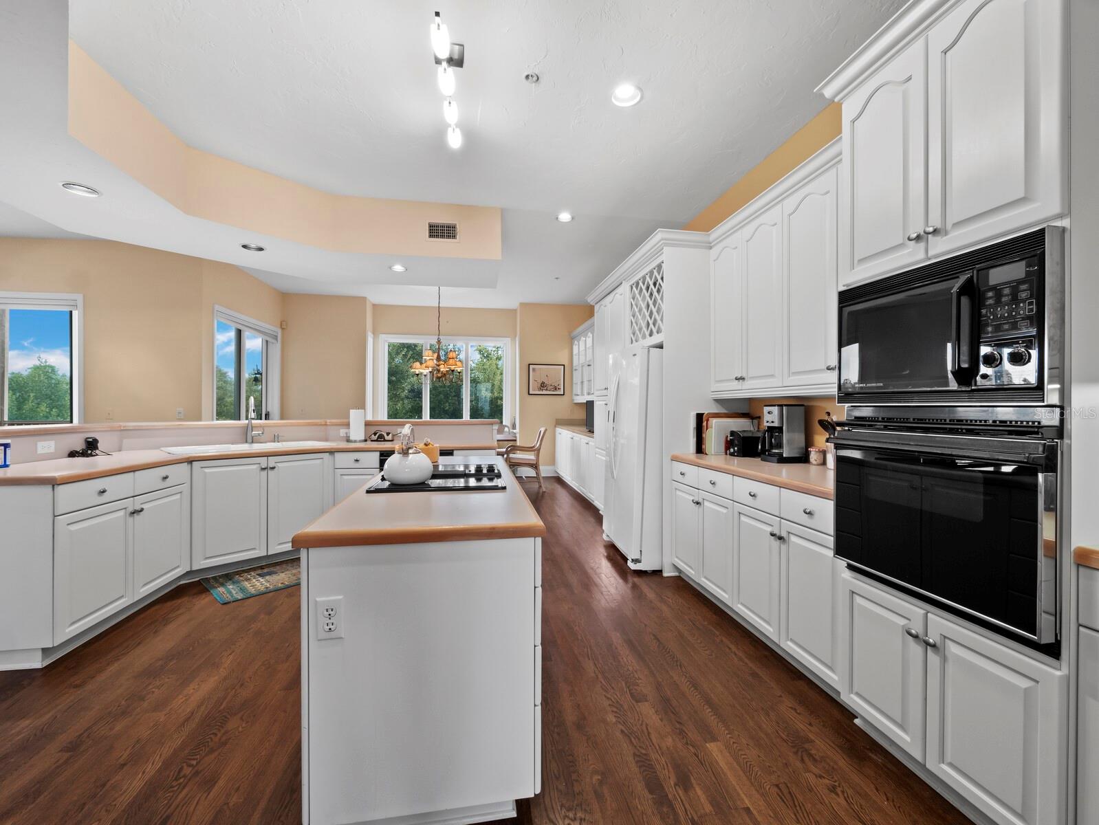 836 Evergreen Way Property Photo 18