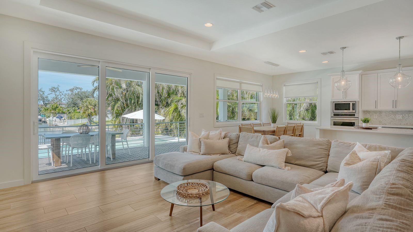 6136 Hollywood Blvd Property Photo 7