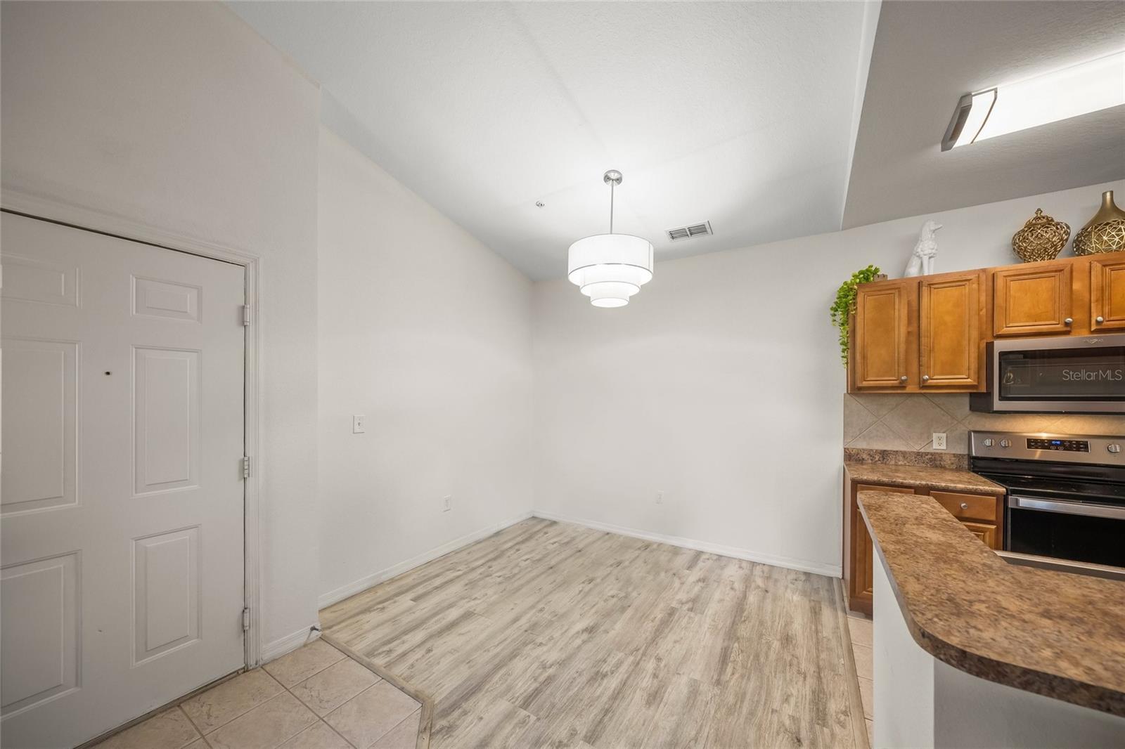 8341 38th Street Cir E #303 Property Photo 13