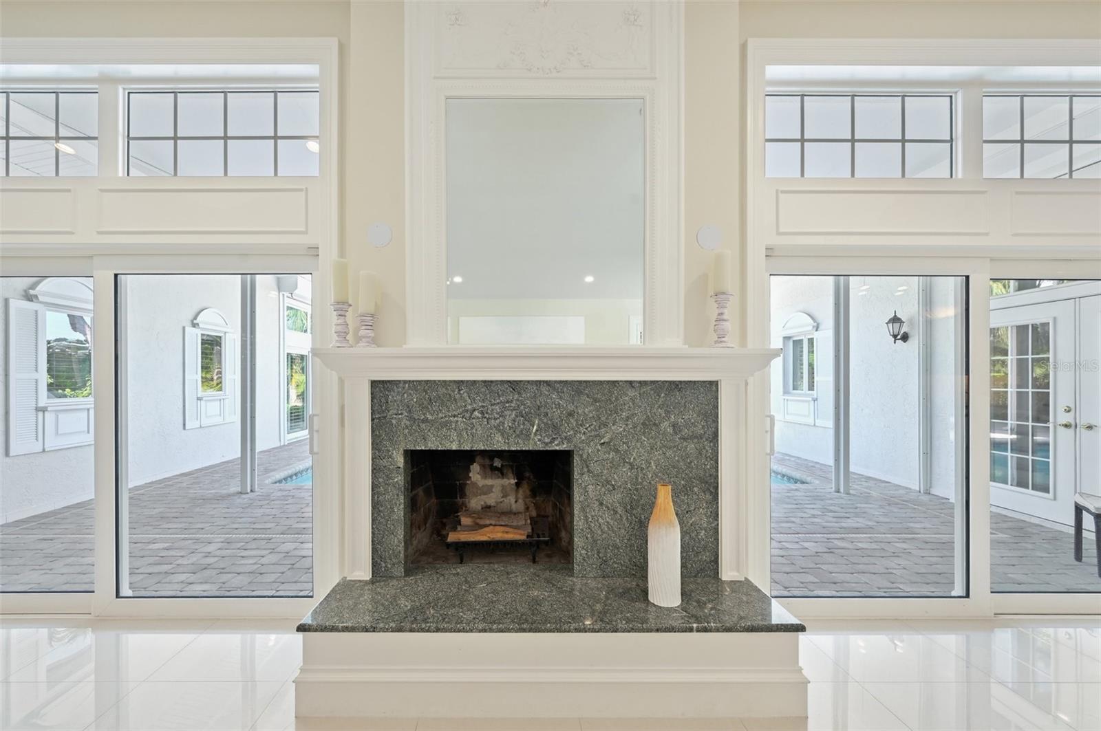 1121 Morningside Pl Property Photo 3