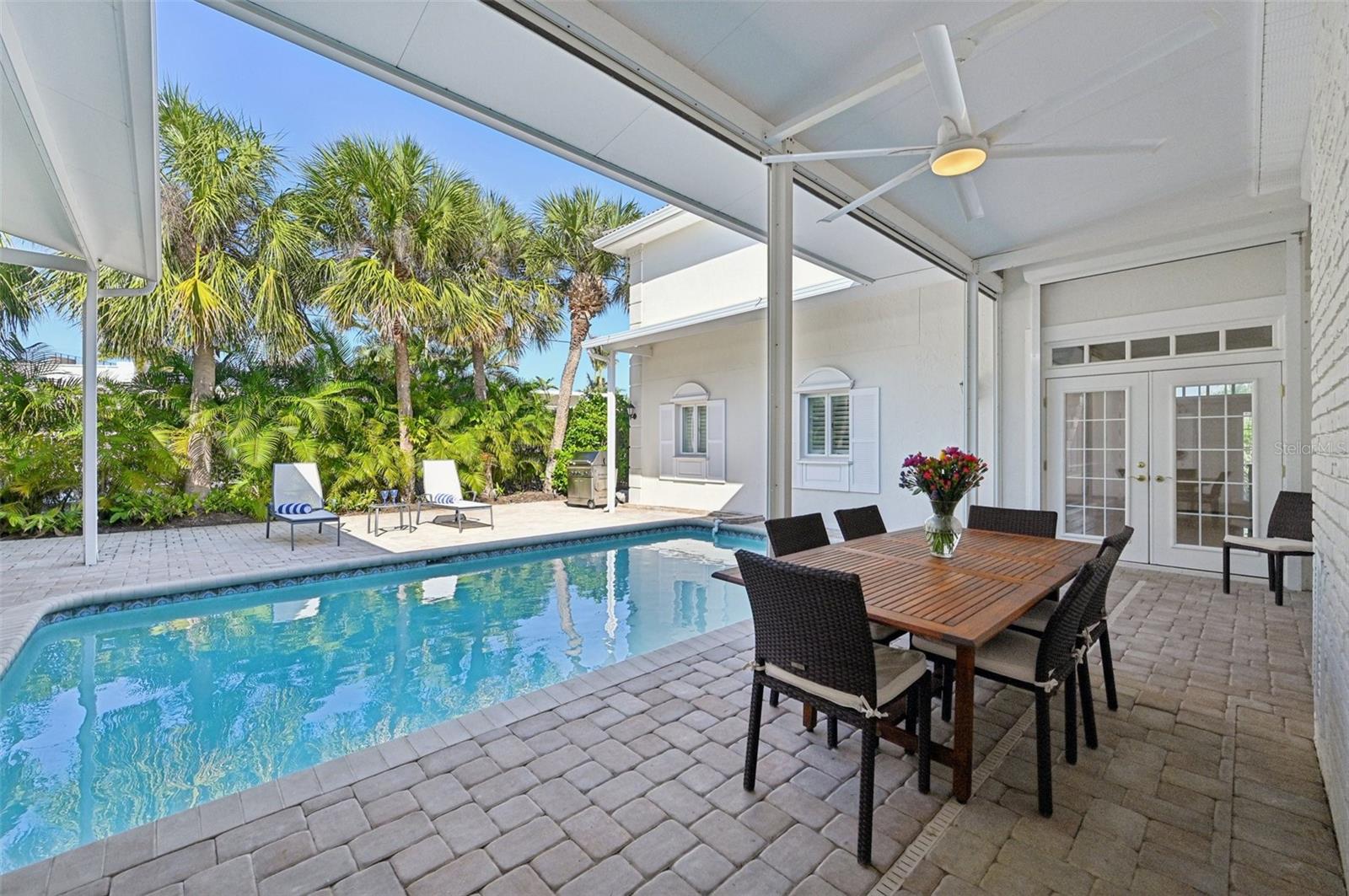 1121 Morningside Pl Property Photo 5