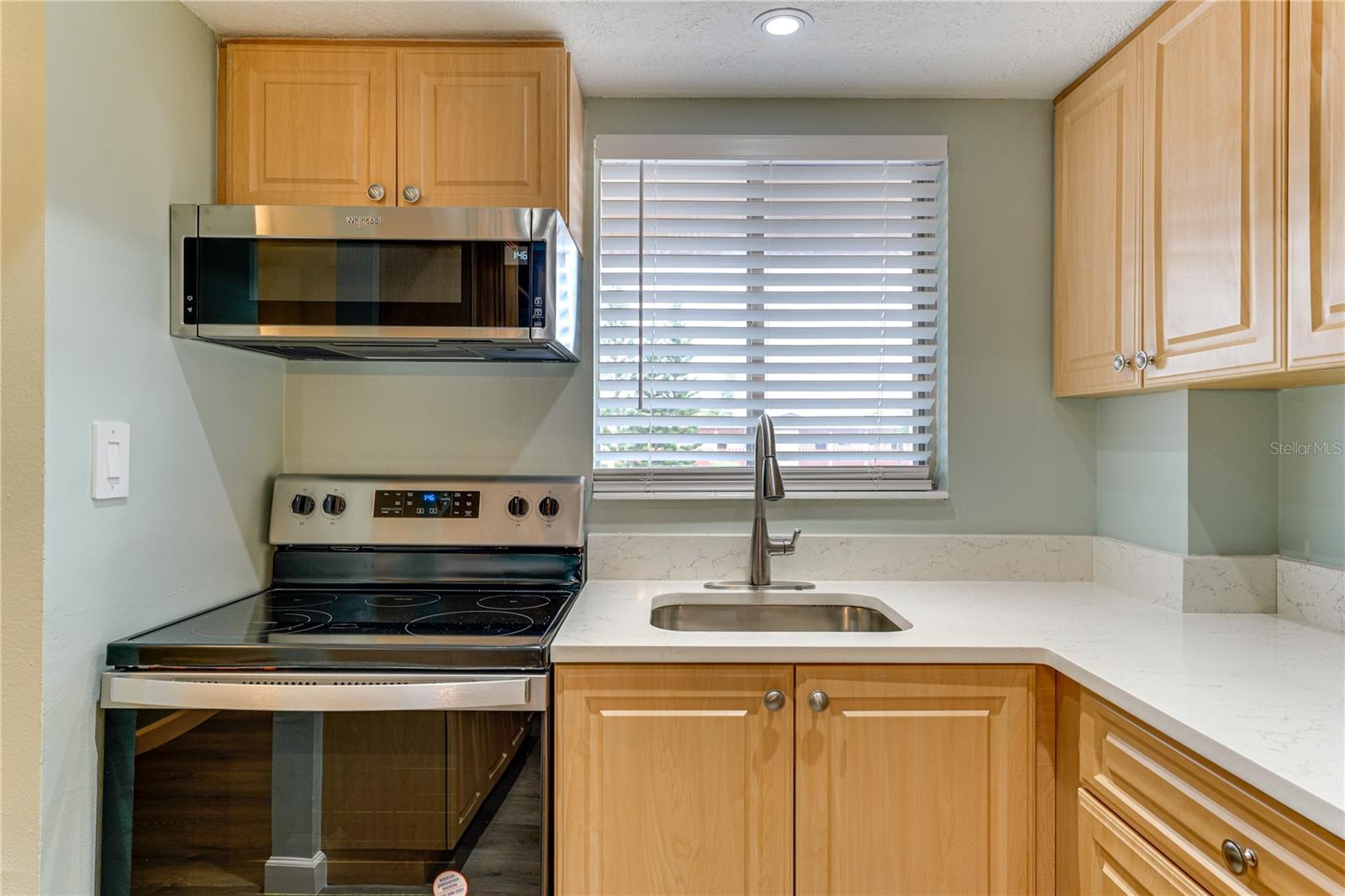4242 Heron Way #b323 Property Photo 8