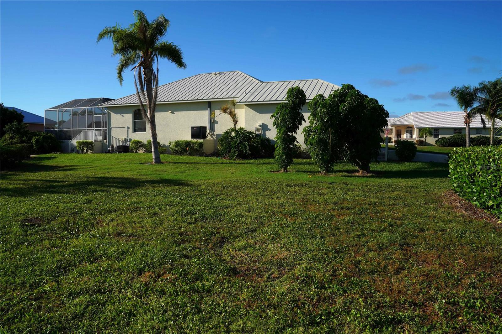 2 Windward Pl Property Photo 3